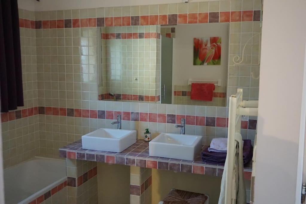 Le Mas De L'Escaillon Saint-Saturnin-les-Apt Exterior photo