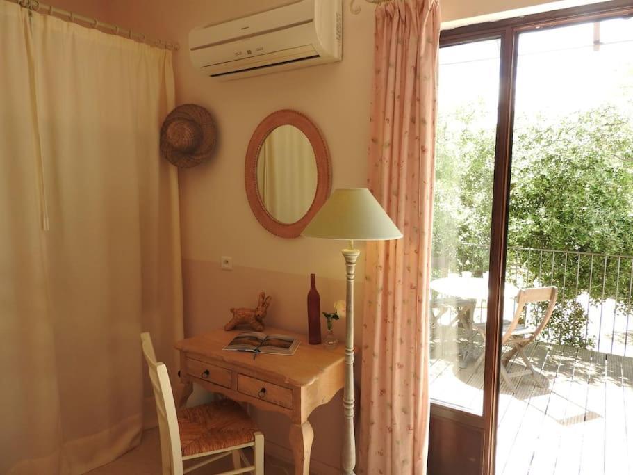 Le Mas De L'Escaillon Saint-Saturnin-les-Apt Exterior photo